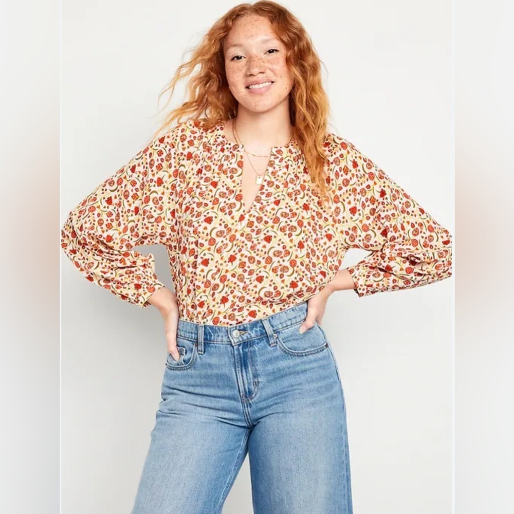 EUC Old Navy V Neck Long-Sleeve Floral Top